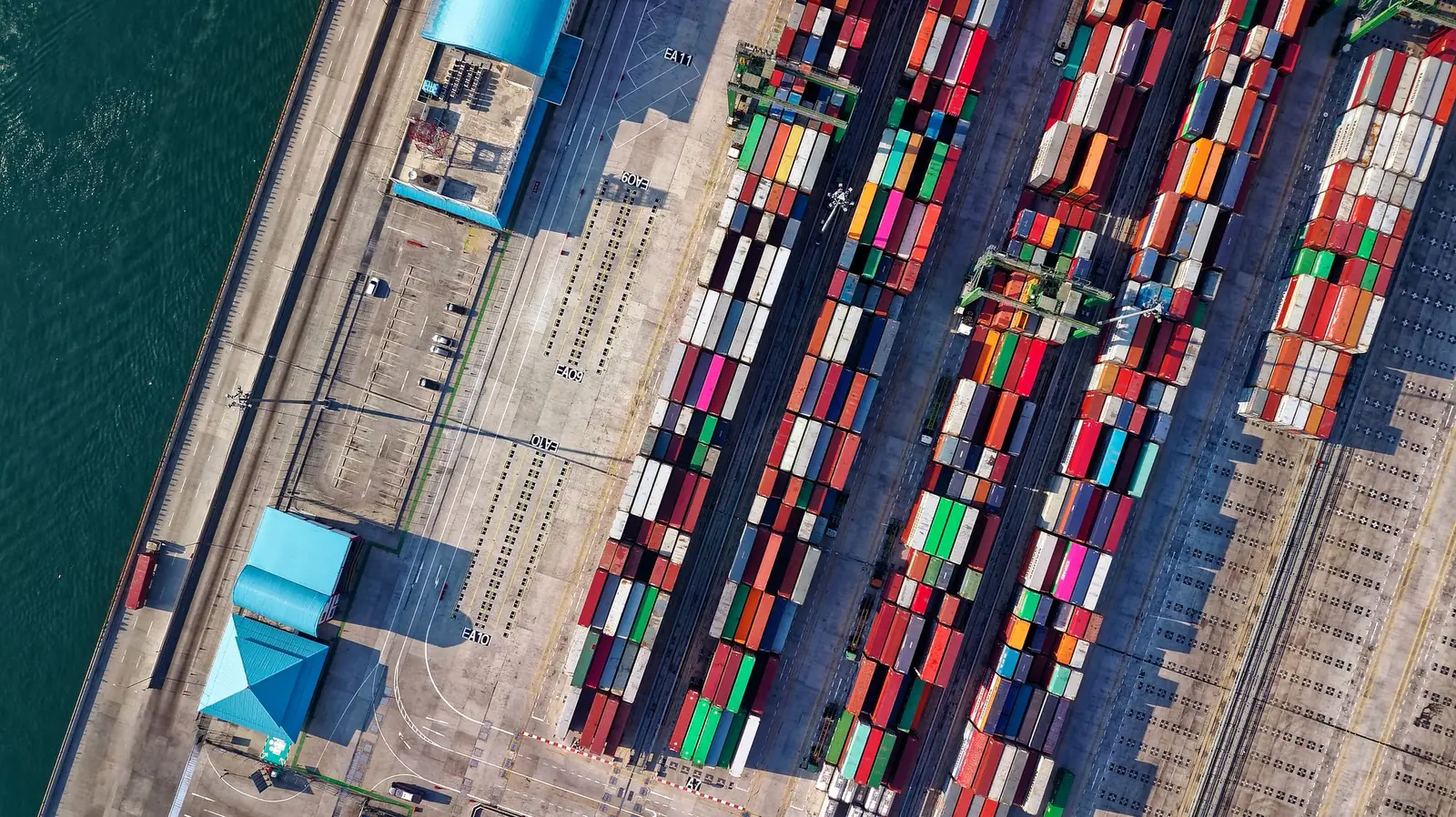 Containerterminal aus der Luft